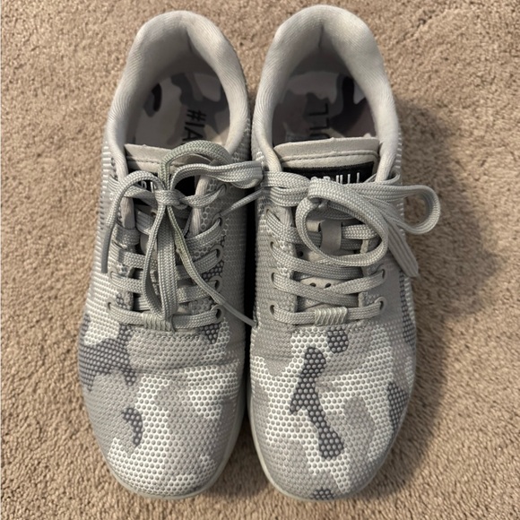 👟NOBULL Gray Camouflage Sneakers Women’s size 7 - Picture 3 of 6